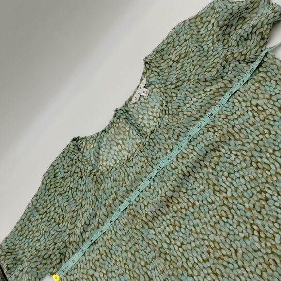 CAbi Blouse 602 Size Medium Pebble Blue Green Print Sheer Flowy Shirt Sleeve - Picture 9 of 12